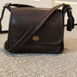 Coach classic shoulder tote